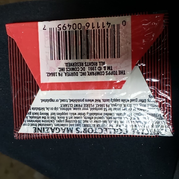 Unopened Batman Returns Topps Stadium Club pack - Picture 3 of 3